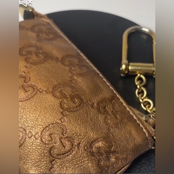 56. Gucci Gold Metallic Key Pouch sima coin case interlocking GG Made in Italy - Picture 10 of 10